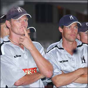Warwickshire Bears players Dougie Brown (left) and Nick Knight after their team's defeat