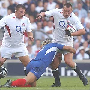 England hooker Steve Thompson charges forward