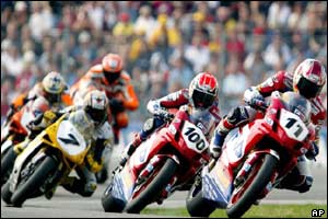 Hodgson and Xaus battle for the lead in Assen