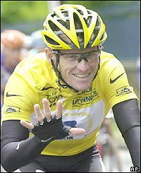Lance Armstrong signals five Tour titles during the last leg of the race
