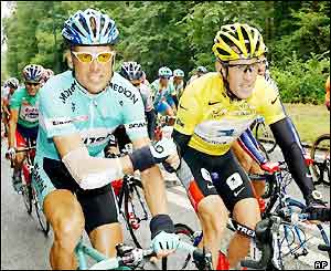 Ullrich concedes the race to Lance during the final stage