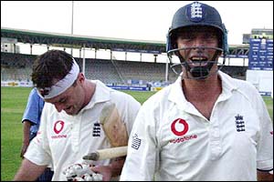 Graham Thorpe and Hussain guide England to a series win over Pakistan in Karachi in 2000