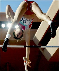 Tatyana Polova wins the pole vault at the Grand Prix final in Monaco