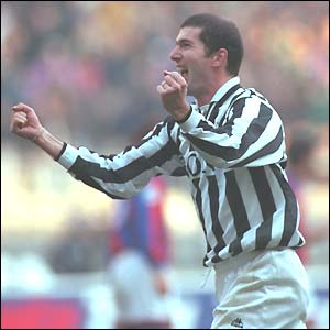 Zinedine Zidane in action for Juventus