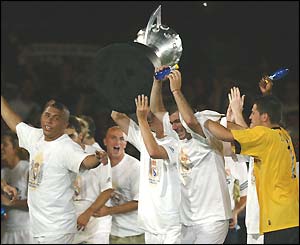 Zidane helps Real to win the Spanish league in 2002-03