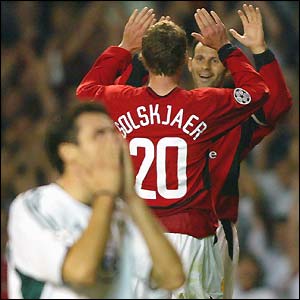 Ole Gunnar Solskjaer celebrates with Giggs