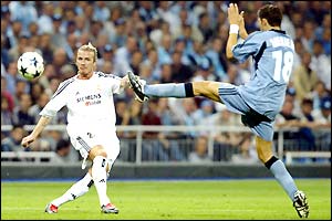 David Beckham plays a searching pass for Real Madrid