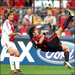 Gennaro Gattuso attempts an overhead kick