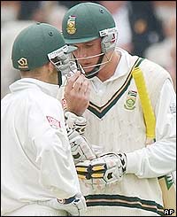 Kirsten and Smith continue to pile on the runs as they share a 204-run partnership 