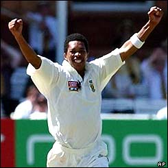 Makhaya Ntini celebrates breaking Flintoff's bat