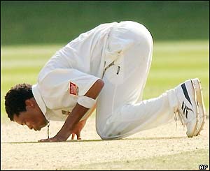Ntini kisses the wicket after dismissing Steve Harmison