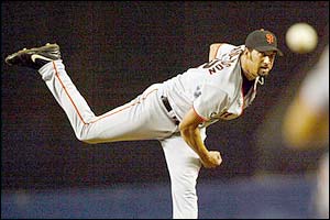 Starting pitcher Dustin Hermanson of the San Francisco Giants pitches against the Los Angeles Dodgers