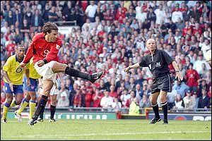Van Nistelrooy steps up to take his penalty