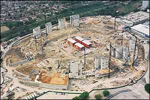 An aerial view of the stadium shows much of the substructure (picture courtesy of www.wembleystadium.com)