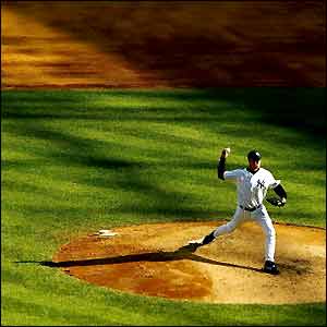 Jeff Nelson of the New York Yankees pitches