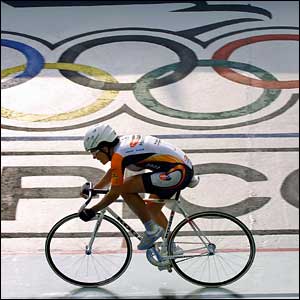 Holland's Leontien Van Moorsel sets a new one hour cycling world record