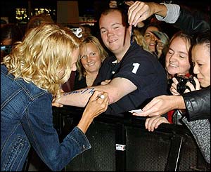 Kill Bill star Uma Thurman signs autographs