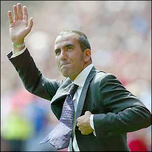 Paolo di Canio waves to the crowd at the Valley