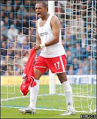 Shaun Bartlett grabs a late winner at Fratton Park