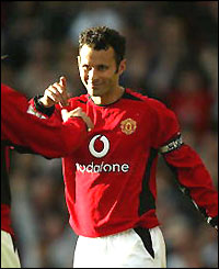 Ryan Giggs scores Man Utd's third goal