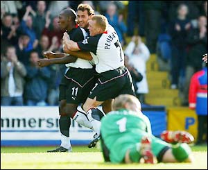 Boa Morte scores his second goal for Fulham