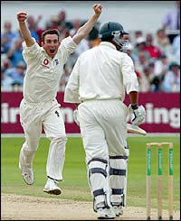 England's James Kirtley celebrates removing South Africa's Andrew Hall 