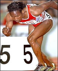 Maria Mutola gets ready to start the 800m