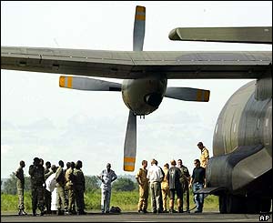 German plane waits to take hostages back