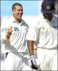 New Zealand fast bowler Jacob Oram