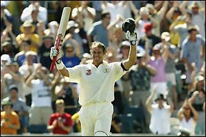 Matthew Hayden celebrates reaching 376