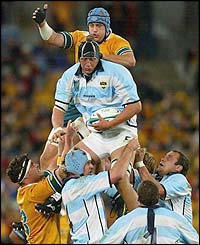 Argentina claim line-out ball through Patricio Albacete