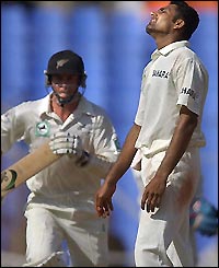 Anil Kumble shows his frustration