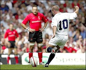 England's Alex King converts a conversion