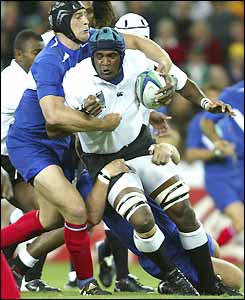 Api Naevo burst away from a French tackle