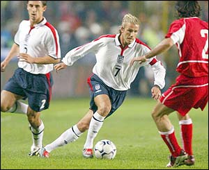 England's David Beckham runs at the Turkey defence 