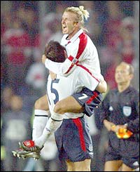 David Beckham hugs frank Lampard at the final whistle