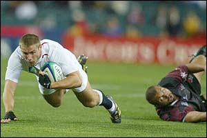 Ben Cohen scores his second try -England's ninth 