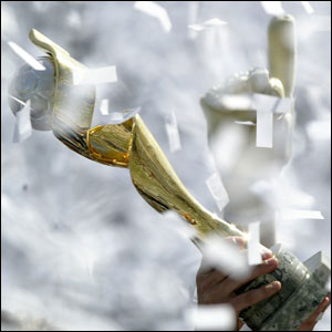 Germany's footballers lift the women's World Cup after a 2-1 win over Sweden in the final in Los Angeles