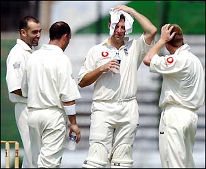 Trescothick feels the heat in Bangladesh