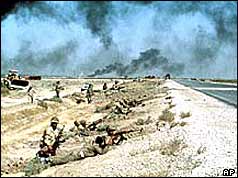 Iraqi soldiers hiding beside road attacking Iranian troops