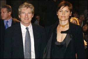 Actor Richard Gere and wife Carey Lowell 