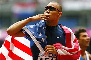 Shirley acknowledges the applause of the crowd