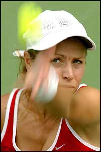 South African Amanda Coetzer prepares to serve