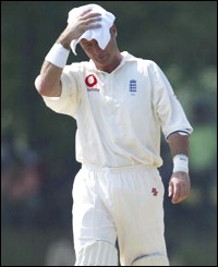 Hussain is caught leaving England struggling on 60 for 3