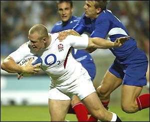 Mike Tindall scores England's only try in Marseille
