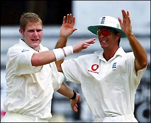 Matthew Hoggard takes the plaudits from skipper Michael Vaughan after providing the breakthrough