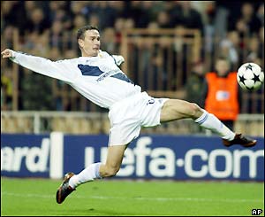 Valentin Belkevich scores Kiev's second