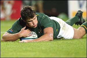 Danie Rossouw scores South Africa's first try on 14 minutes