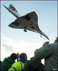 Concorde comes in to land