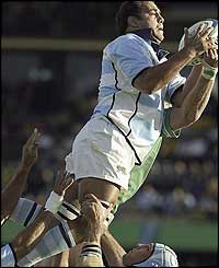 Gonzalo Longo helps Argentina win a number of line-outs as they come back into the game